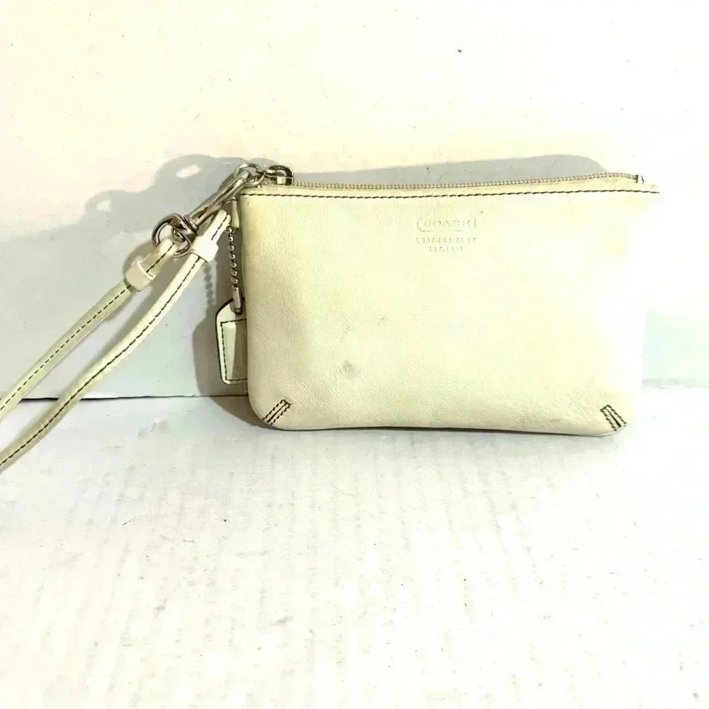 Coach vintage beige leather wristlet wallet